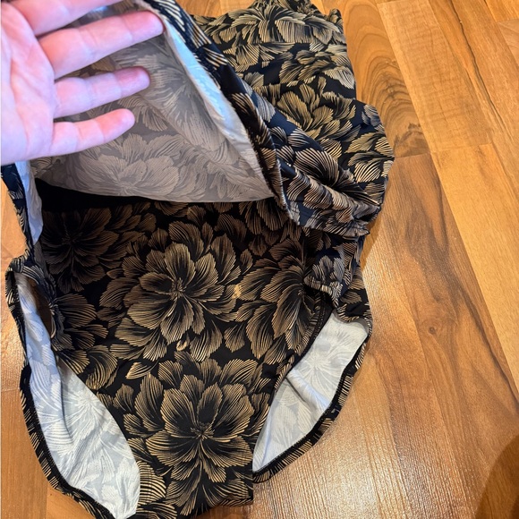 Swimsuits for all 1 piece floral print halter dress overlay 22 bathing suit - Picture 2 of 9